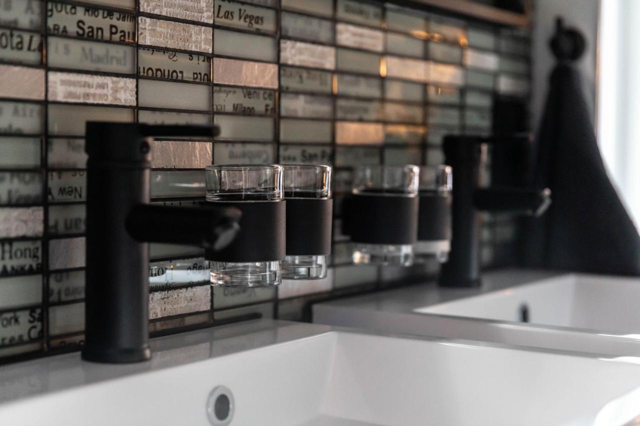 Wellnessboat De Michiel De Ruyter Hotel Хронинген Екстериор снимка