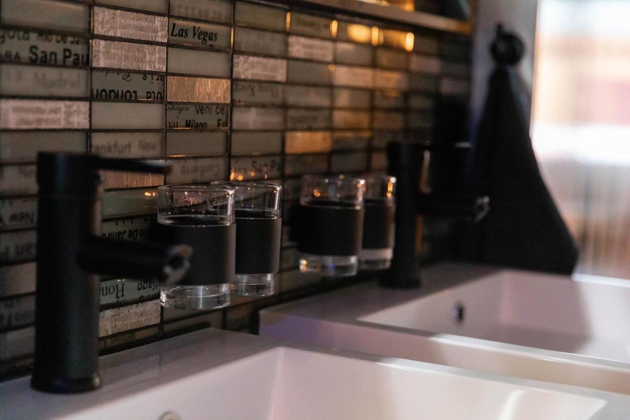Wellnessboat De Michiel De Ruyter Hotel Хронинген Екстериор снимка