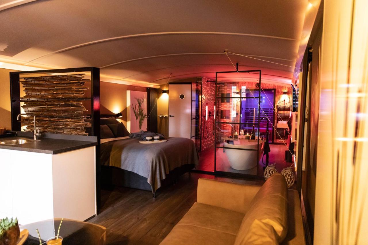Wellnessboat De Michiel De Ruyter Hotel Хронинген Екстериор снимка